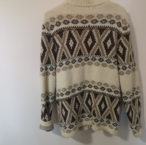 Vintage Tundra Sweater - Picture 4 of 4